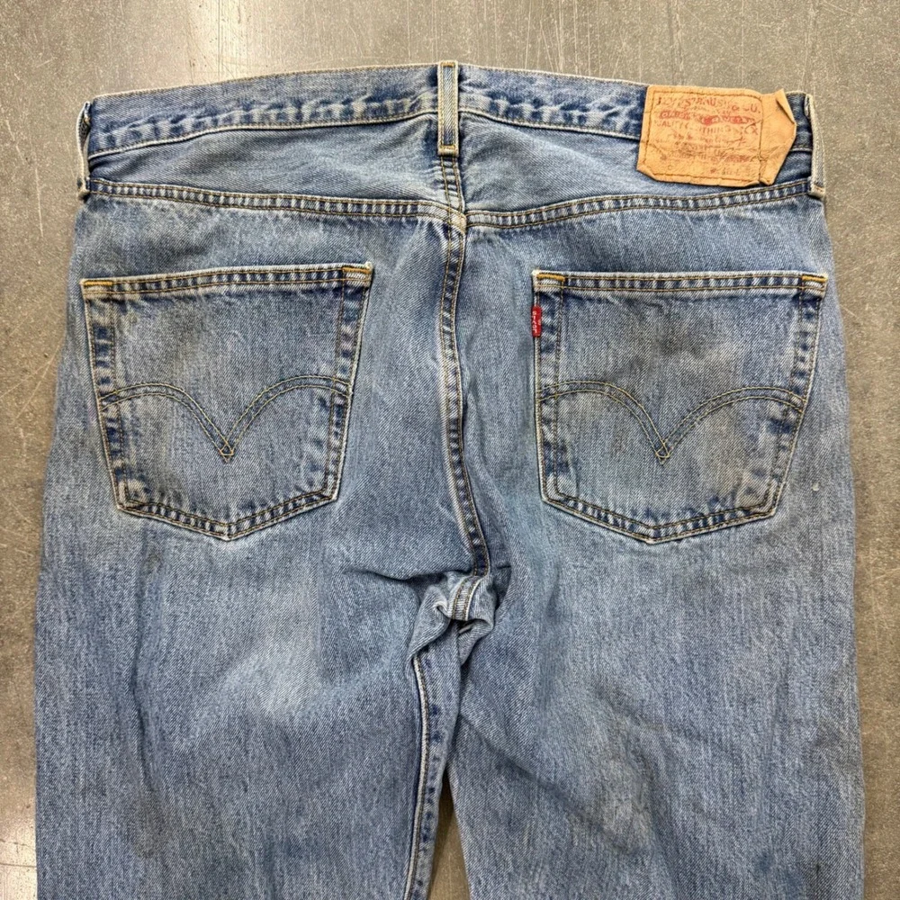 Vintage Levis 501 Light Wash Straight Leg Button Fly Denim Jeans 36x32 Mens